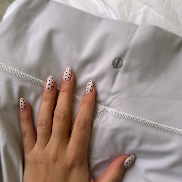 Lululemon White Leggings - Worn + need love 😂🤍 - Picture 6 of 6